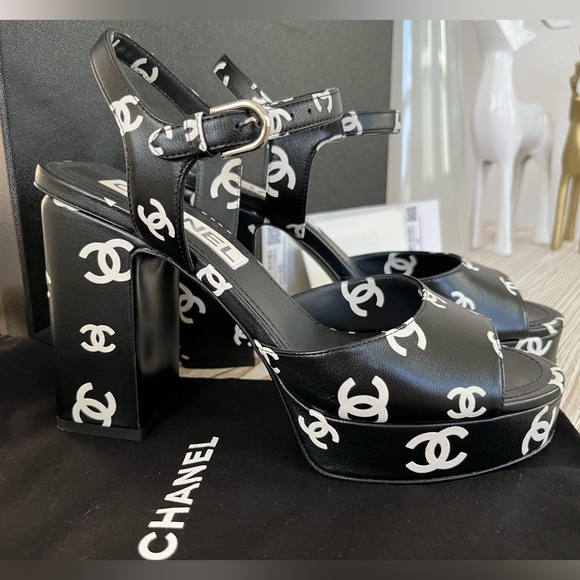 Chanel CC Logo Lambskin Platform Sandals - Picture 3 of 9